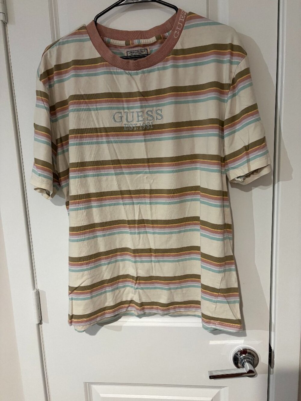Guess Men's Large Horizontal Striped Short Sleeved T-Shirt - Picture 1 of 1